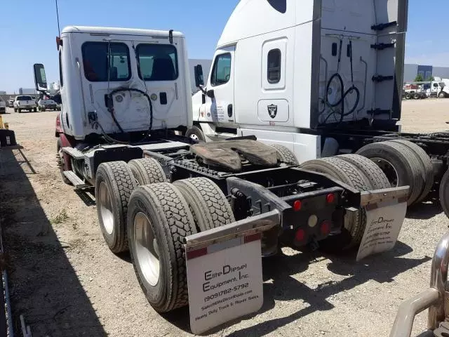 2016 Freightliner Cascadia 113