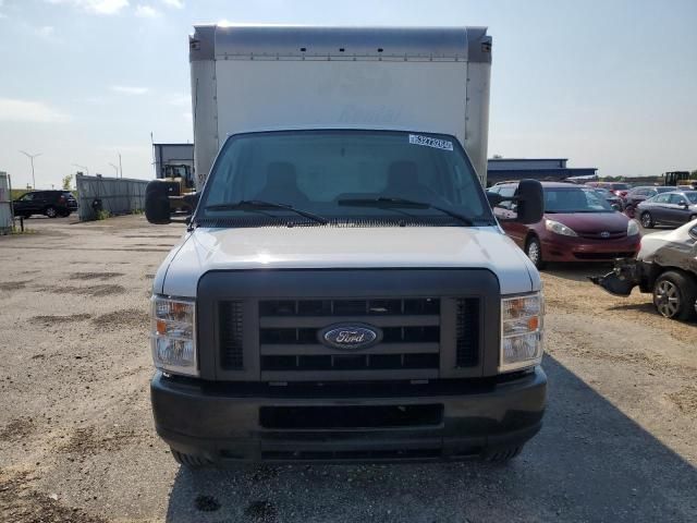 2018 Ford Econoline E350 Super Duty Cutaway Van