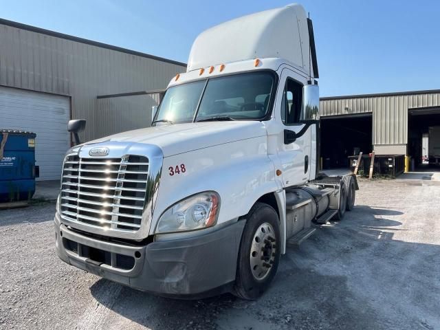 2012 Freightliner Cascadia 125