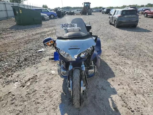 2001 Honda GL1800