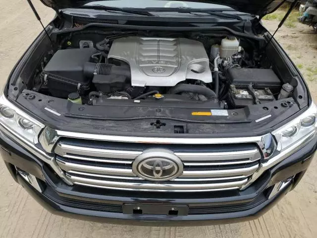 2016 Toyota Land Cruiser