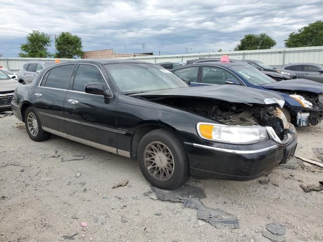 2000 Lincoln Town Car Signature