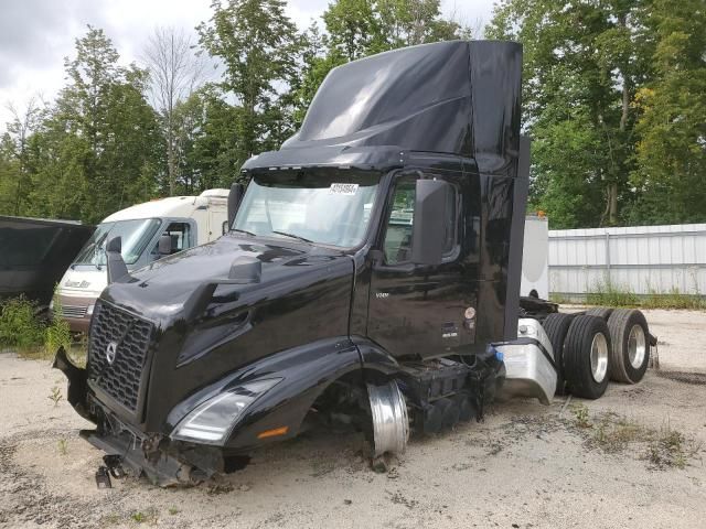 2023 Volvo VNR