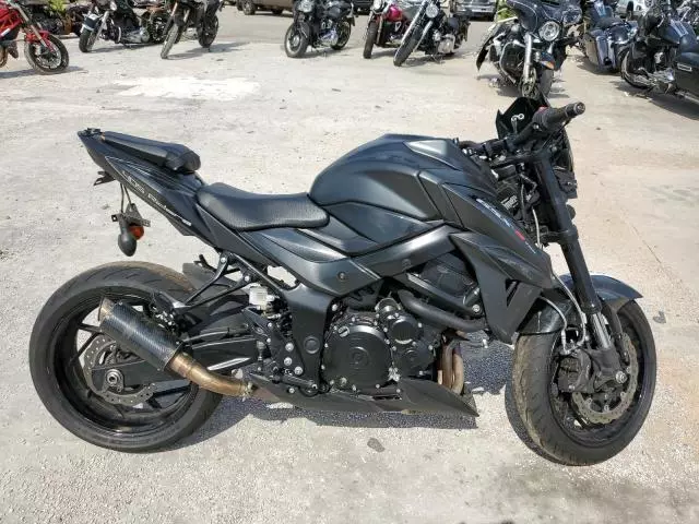 2022 Suzuki GSX-S750 M