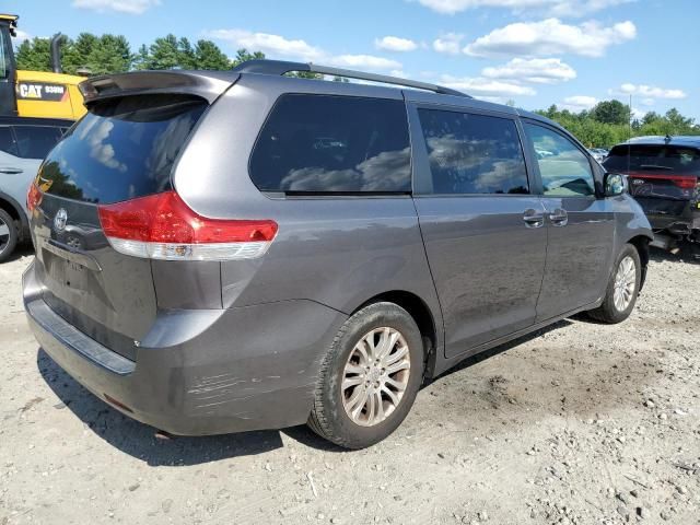 2011 Toyota Sienna XLE