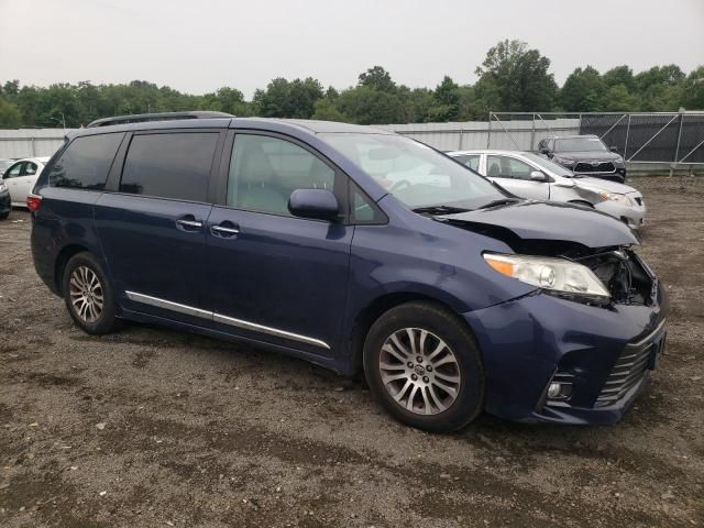 2019 Toyota Sienna XLE