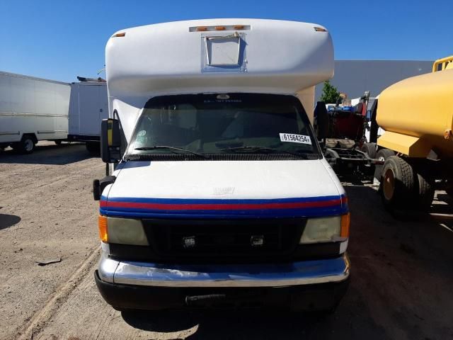 2007 Ford Econoline E450 Super Duty Cutaway Van