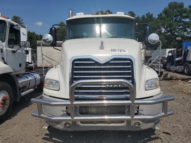 2013 Mack 600 CXU600