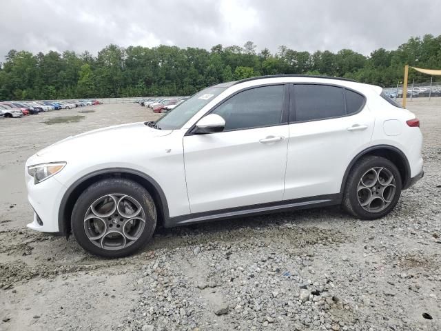 2022 Alfa Romeo Stelvio TI