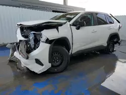 Carros salvage para piezas a la venta en subasta: 2024 Toyota Rav4 LE