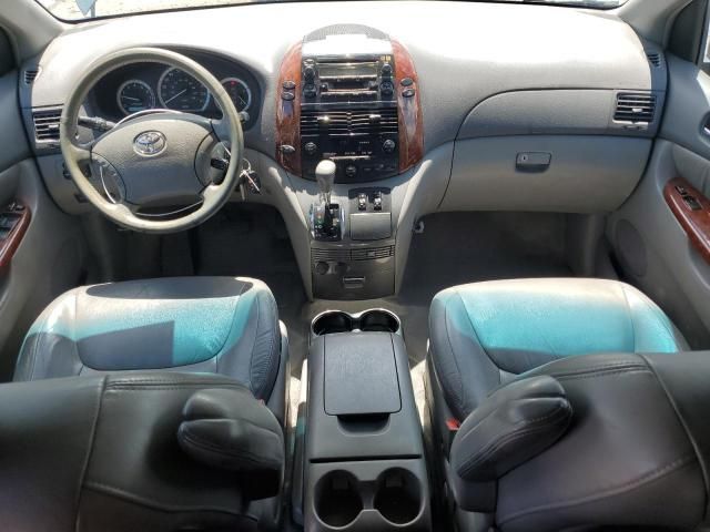 2004 Toyota Sienna XLE