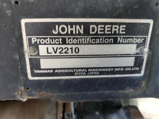 2004 John Deere 220R