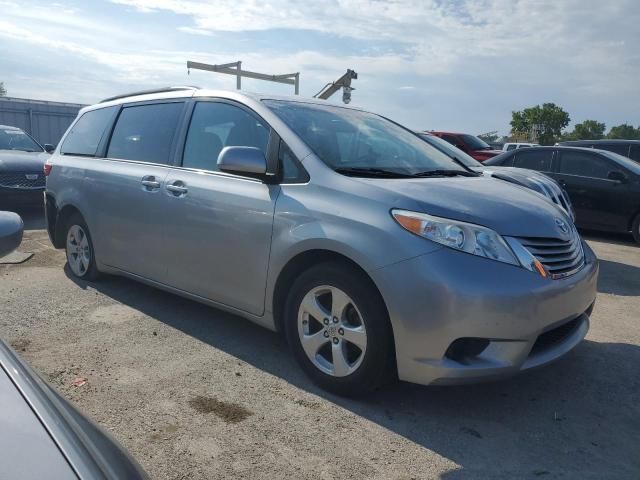 2017 Toyota Sienna LE