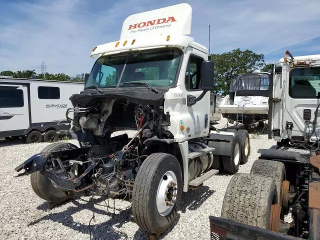 2012 Freightliner Cascadia 125