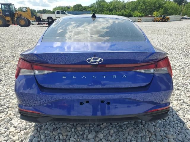 2022 Hyundai Elantra SE