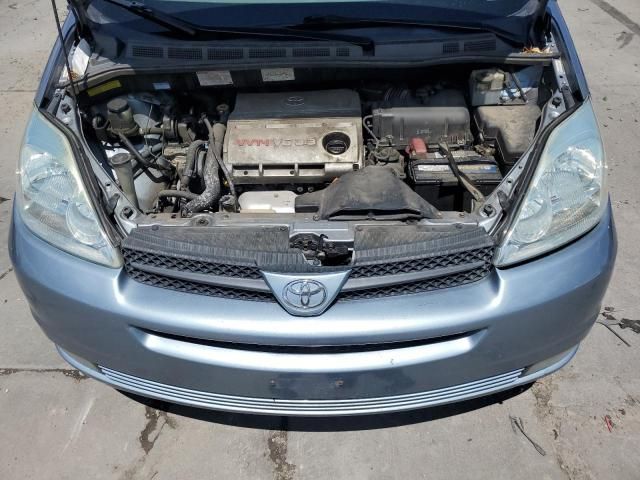 2004 Toyota Sienna XLE