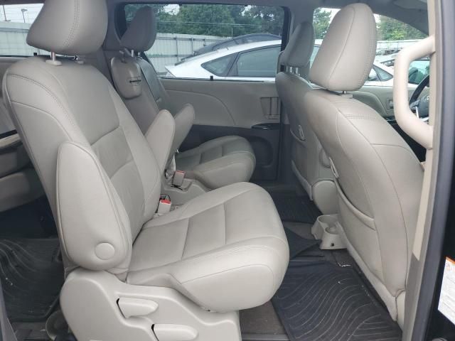 2017 Toyota Sienna XLE