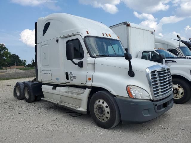 2012 Freightliner Cascadia 125