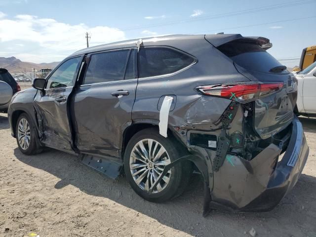 2022 Toyota Highlander Hybrid Platinum