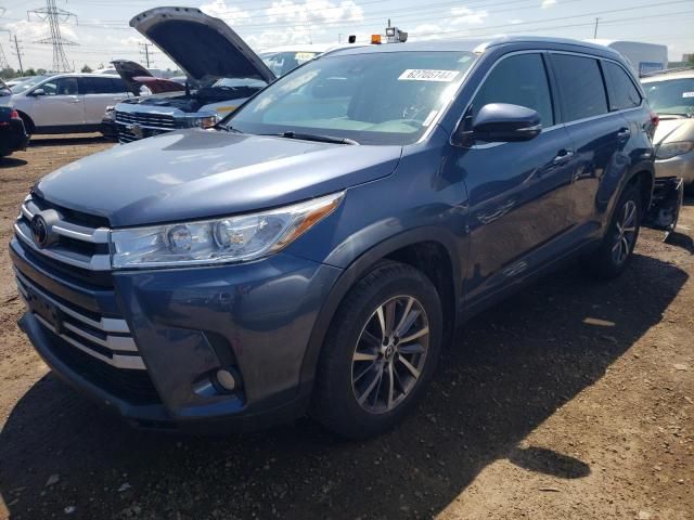 2017 Toyota Highlander SE