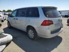 2010 Volkswagen Routan S