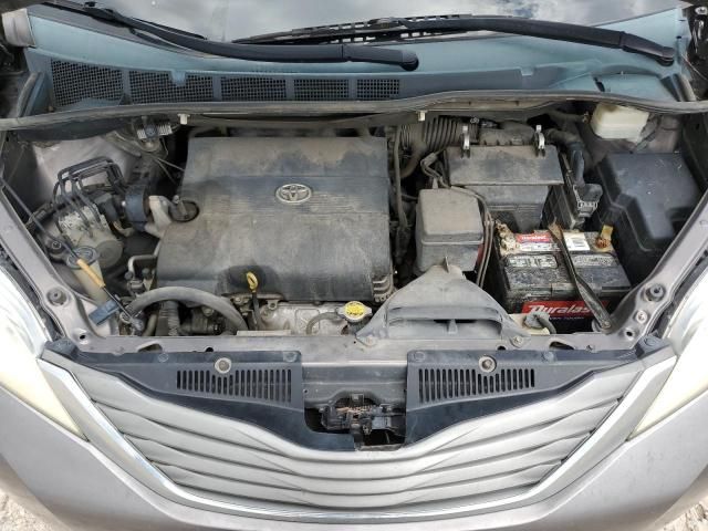 2013 Toyota Sienna XLE