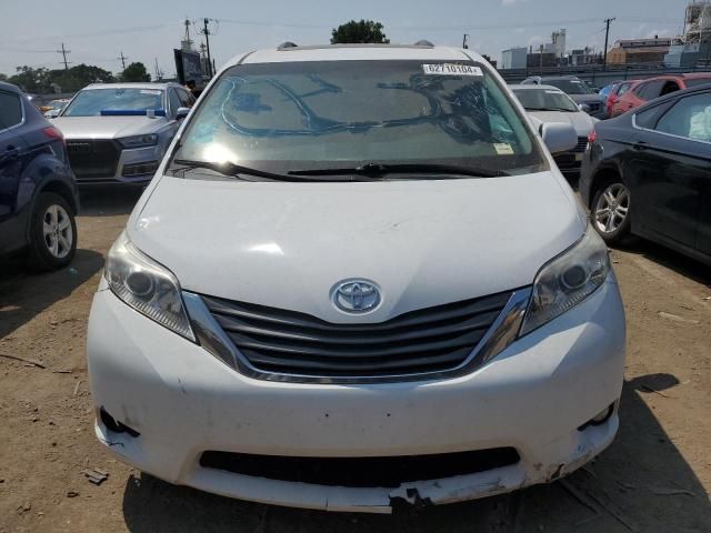 2014 Toyota Sienna XLE