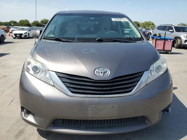 2014 Toyota Sienna LE