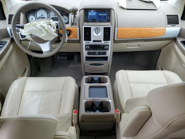 2010 Chrysler Town & Country Limited