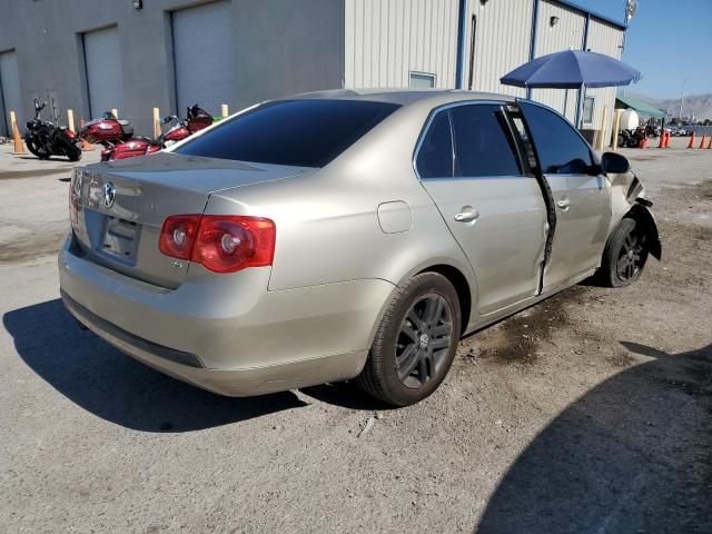 2005 Volkswagen New Jetta 2.5L Option Package 1