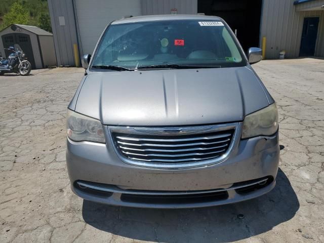 2014 Chrysler Town & Country Touring L