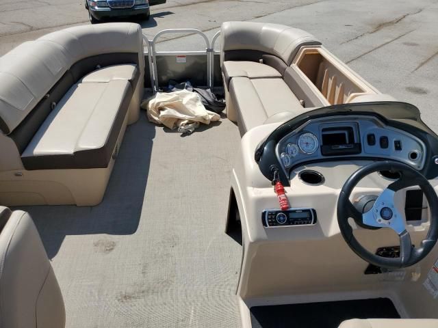 2018 Boat Pontoon