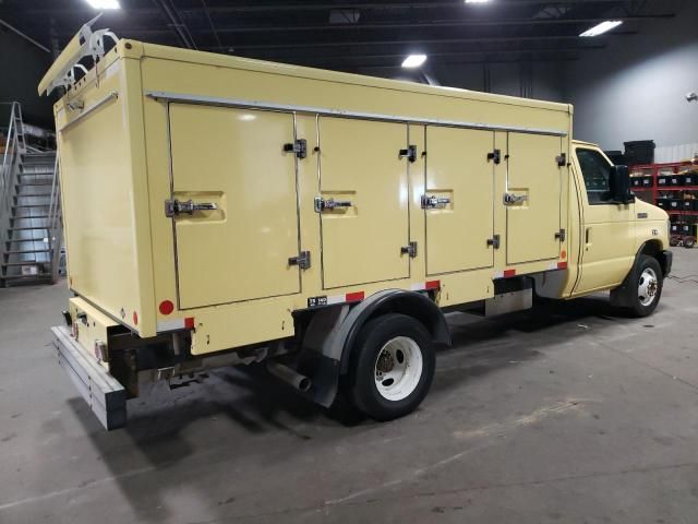 2022 Ford E450 Super Duty Refrigerated Truck