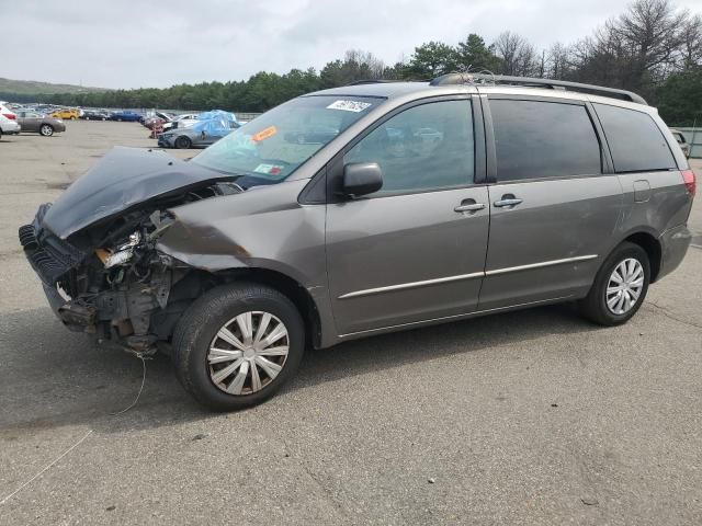 2004 Toyota Sienna CE