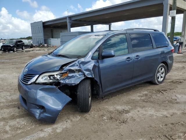 2015 Toyota Sienna LE