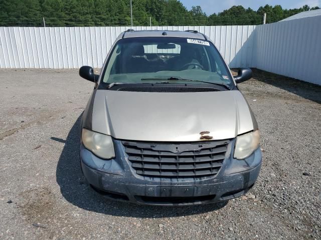 2005 Chrysler Town & Country LX