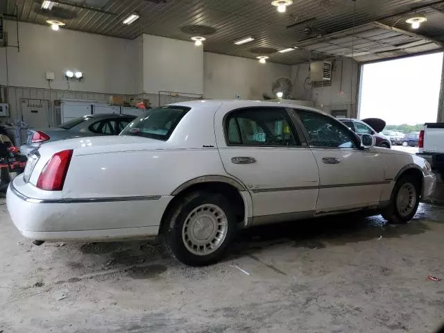 2000 Lincoln Town Car Executive