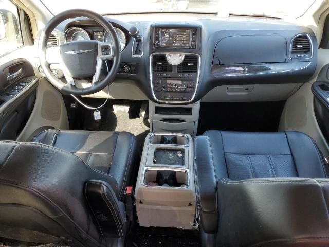 2013 Chrysler Town & Country Touring L