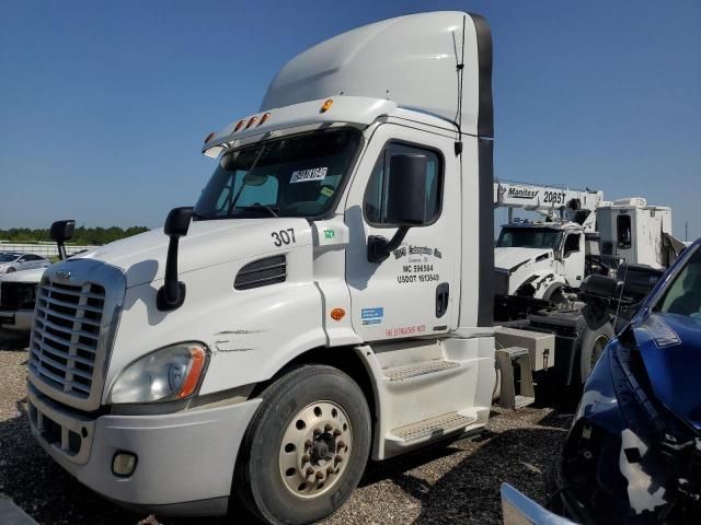 2015 Freightliner Cascadia 113