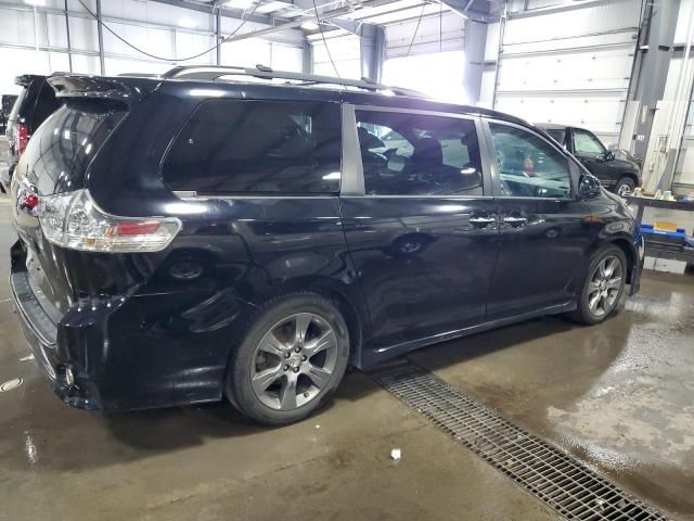 2015 Toyota Sienna Sport