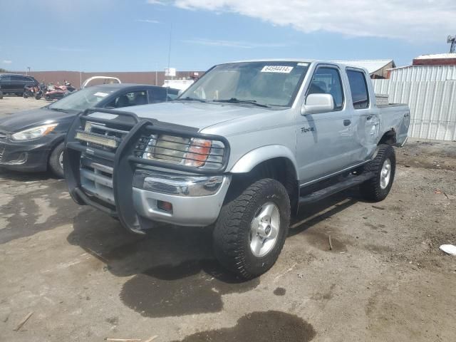 2000 Nissan Frontier Crew Cab XE