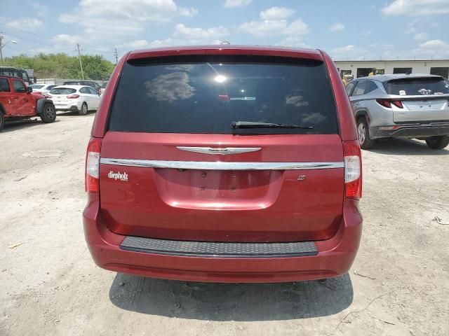 2015 Chrysler Town & Country S