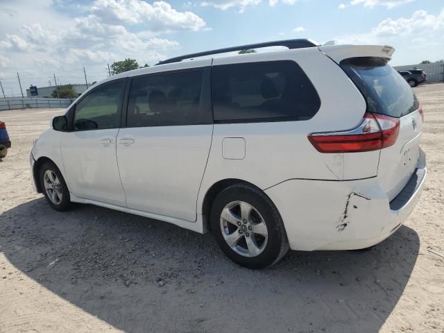 2018 Toyota Sienna LE