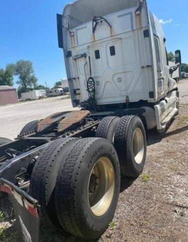 2012 Freightliner Cascadia 125