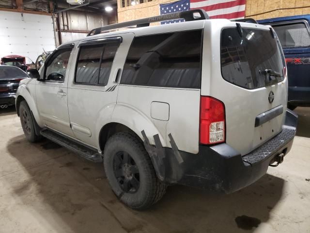 2005 Nissan Pathfinder LE