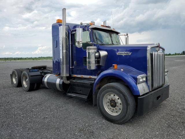 2006 Kenworth Construction W900