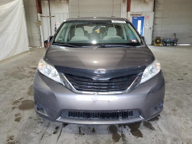 2014 Toyota Sienna LE