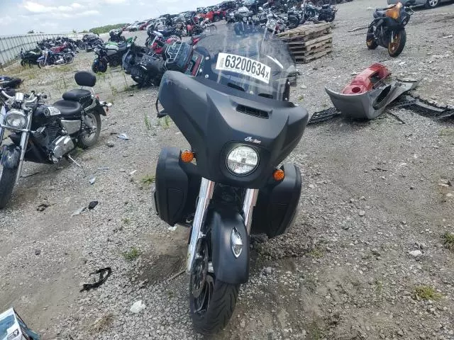 2020 Indian Motorcycle Co. Roadmaster Dark Horse