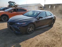 Carros salvage sin ofertas aún a la venta en subasta: 2022 Toyota Camry SE