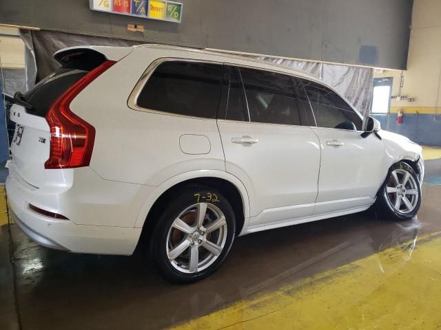 2022 Volvo XC90 T5 Momentum